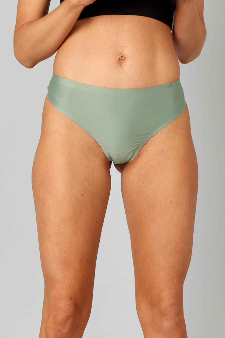 Bløde og behagelige trusser i grøn, der er usynlige under tights.